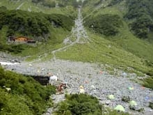 涸沢小屋とテン場