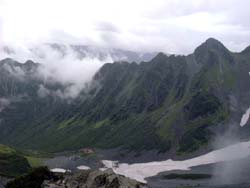 前穂とヒュッテ