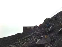 穂高岳山荘見える